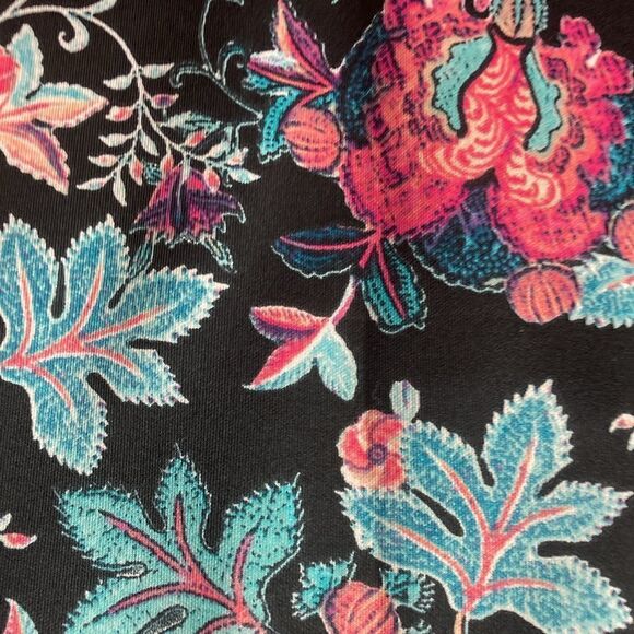 Boutique 1x Floral Skirt With Mesh Stripes On Bottom - Picture 10 of 11